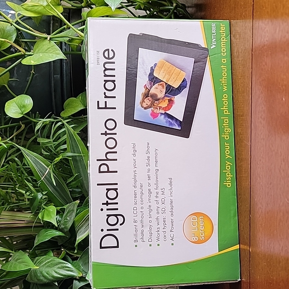 Digital photo Frame  8" LCD  screen slide show New - Picture 1 of 5